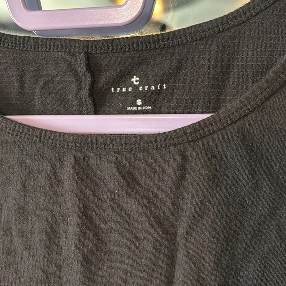 True Craft Black Crop Top - Picture 2 of 3